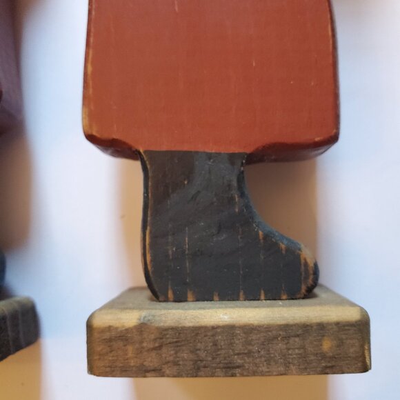 Folk Santas - Picture 4 of 9